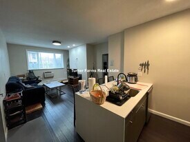 40 Evergreen St, Unit 11 Apartamentos