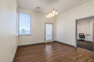 SoEl District Lofts in Springfield, MO - Foto de edificio - Interior Photo