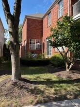 33 Central Square Park in Metuchen, NJ - Building Photo - Building Photo
