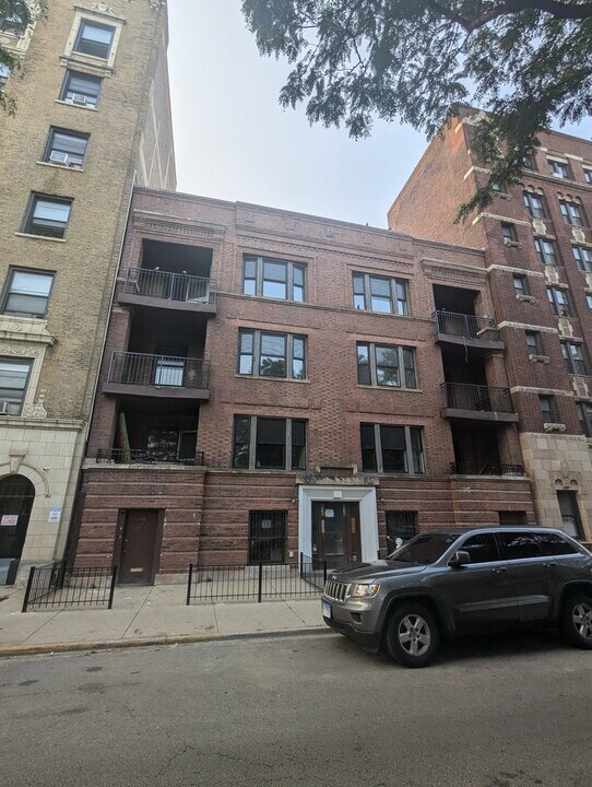 616 W Patterson Ave in Chicago, IL - Building Photo