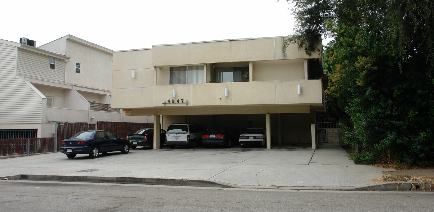 4547 Colbath Ave in Sherman Oaks, CA - Foto de edificio