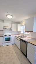 3342 Monmouth Av in Vancouver, BC - Building Photo - Building Photo