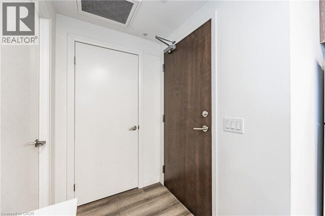 108 Garment St in Kitchener, ON - Building Photo - Building Photo