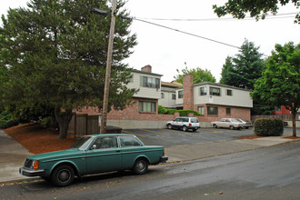 Executive Manor in Portland, OR - Foto de edificio - Building Photo