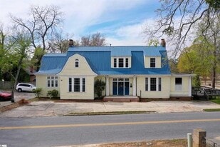 410 Durst Ave W in Greenwood, SC - Building Photo