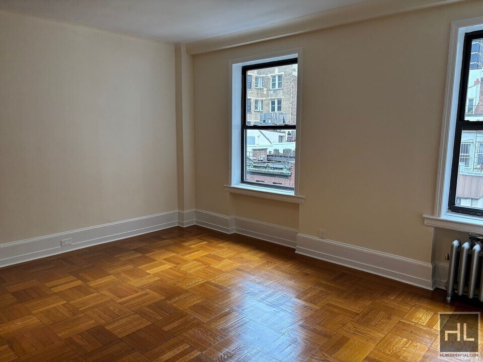 West 55th Street in New York, NY - Building Photo