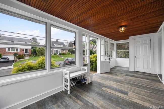 56 Anderson Ave in Scarsdale, NY - Building Photo - Building Photo