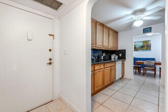 951 De Soto Rd in Boca Raton, FL - Foto de edificio - Building Photo