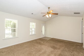 43 Roxbury Ln in Newnan, GA - Building Photo - Building Photo