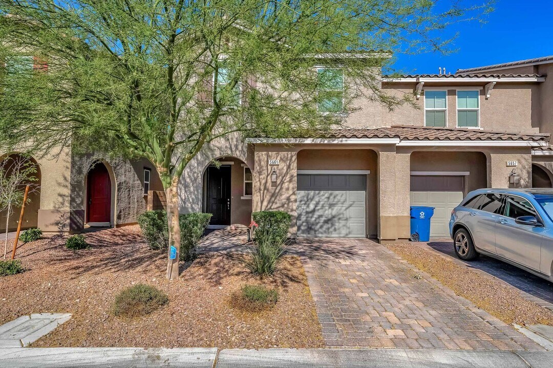 5661 Warm Light St in Las Vegas, NV - Building Photo