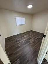 738 W 11th St in Medford, OR - Building Photo - Building Photo