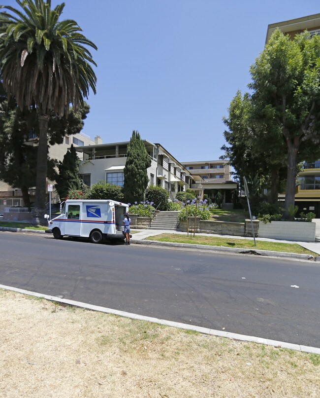 324 S Occidental Blvd in Los Angeles, CA - Building Photo - Building Photo