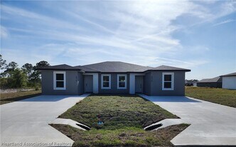 6918 Dickinson Dr in Sebring, FL - Building Photo