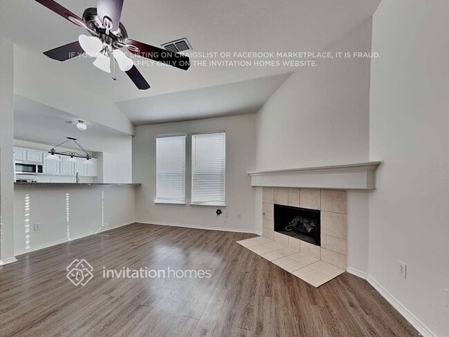 905 Hidden Oaks Dr in Burleson, TX - Building Photo - Building Photo