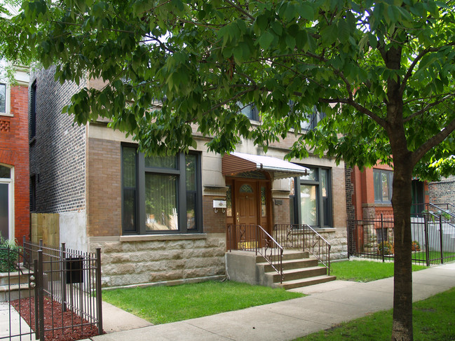 2609 W Superior St in Chicago, IL - Building Photo - Building Photo