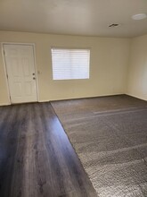 2233 James Bilbray Dr, Unit 101 in Las Vegas, NV - Building Photo - Building Photo