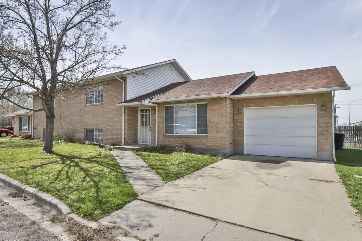 165 W 1000 N in Bountiful, UT - Building Photo