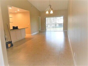3325 Jaywood Terrace-Unit -2080 in Boca Raton, FL - Building Photo - Building Photo