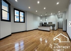 2842 W Augusta Blvd, Unit 2 in Chicago, IL - Building Photo