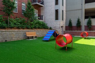 Highland Station in Louisville, KY - Foto de edificio - Building Photo