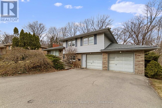 305 Woodworth Dr in Hamilton, ON - Building Photo - Building Photo