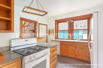 1836 SE 36th Ave in Portland, OR - Building Photo - Building Photo