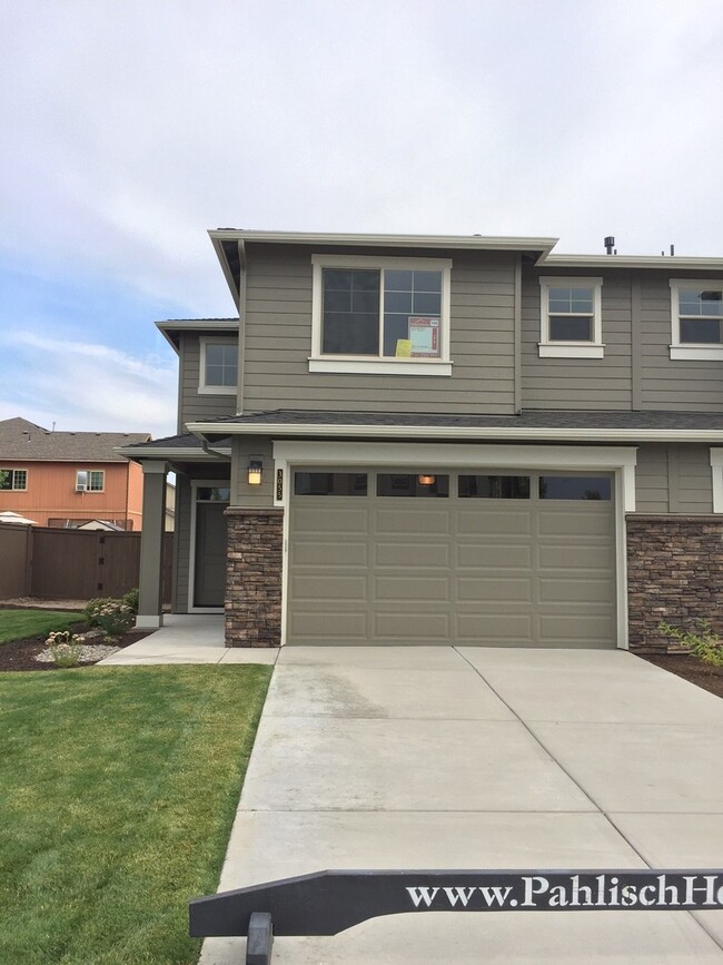 property at 3055 SW Black Butte Ln