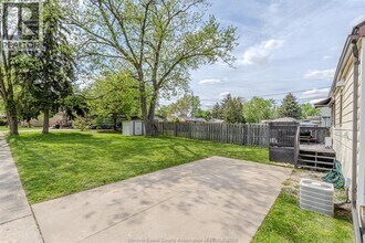 2297 PARENT in Windsor, ON - Building Photo - Building Photo