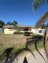 6656 Knightsbridge Dr in New Port Richey, FL - Building Photo