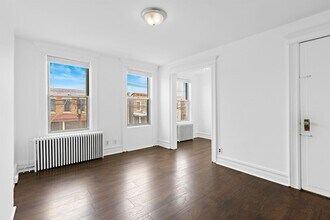 117 57th St, Unit 2 in West New York, NJ - Foto de edificio - Building Photo