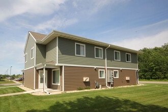 Northland Apartments in Warroad, MN - Building Photo - Building Photo