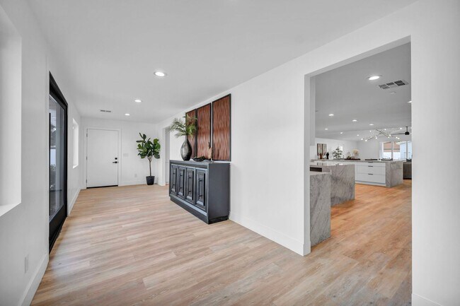 3630 Tobias Ln in Las Vegas, NV - Building Photo - Building Photo