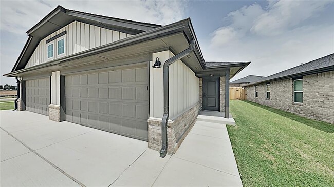 11221 Burnham Ave in Oklahoma City, OK - Foto de edificio - Building Photo