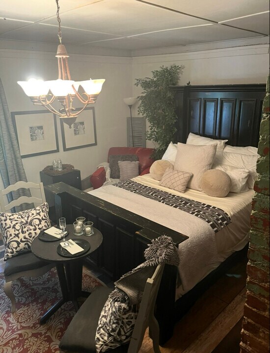 1252 Moncure Marble Rd in Terry, MS - Foto de edificio