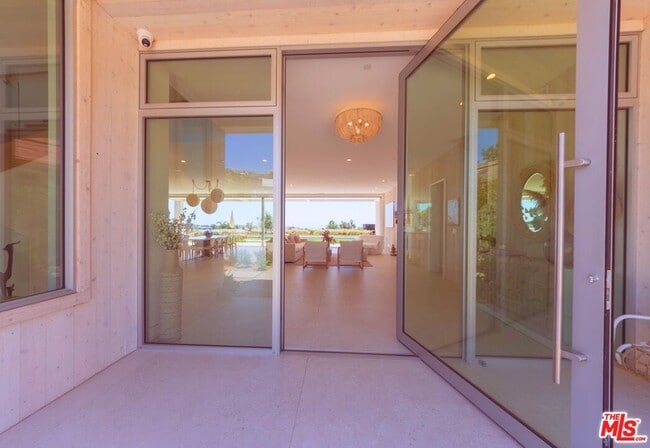 29958 Harvester Rd in Malibu, CA - Building Photo - Building Photo