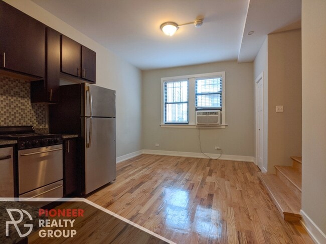 2752 N Mildred Ave, Unit 1 in Chicago, IL - Foto de edificio - Building Photo
