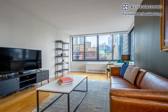 235 W 48th St in New York, NY - Building Photo - Building Photo