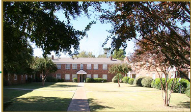 Peachtree North Apartments in Memphis, TN - Building Photo - Building Photo