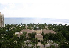 785 Crandon Blvd-Unit -1404 in Key Biscayne, FL - Building Photo - Building Photo