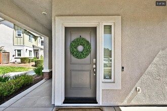 5048 Cumberland Dr in Roseville, CA - Building Photo - Building Photo