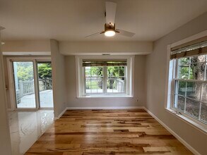 271 Edgeware Ct in Franklin Township, NJ - Building Photo - Building Photo