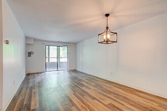 7 Greenbriar Dr, Unit 104 in North Reading, MA - Building Photo - Building Photo