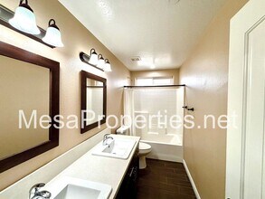 11155 Phelan Rd in Oak Hills, CA - Building Photo - Building Photo