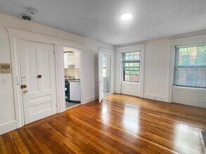 113 Charles St, Unit 5 in Boston, MA - Building Photo - Building Photo