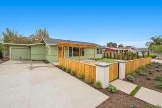 1061 Buena Vista Way, Unit 1 Bedroom 0302 in Carlsbad, CA - Building Photo - Building Photo