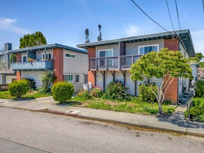 231-233 Felix St in Santa Cruz, CA - Foto de edificio - Building Photo