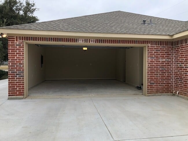 1705 Carverly Dr in Fort Worth, TX - Building Photo - Building Photo