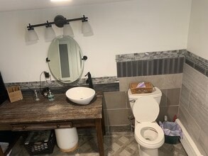 64 Elmwood Ave in Westbrook, ME - Building Photo - Building Photo