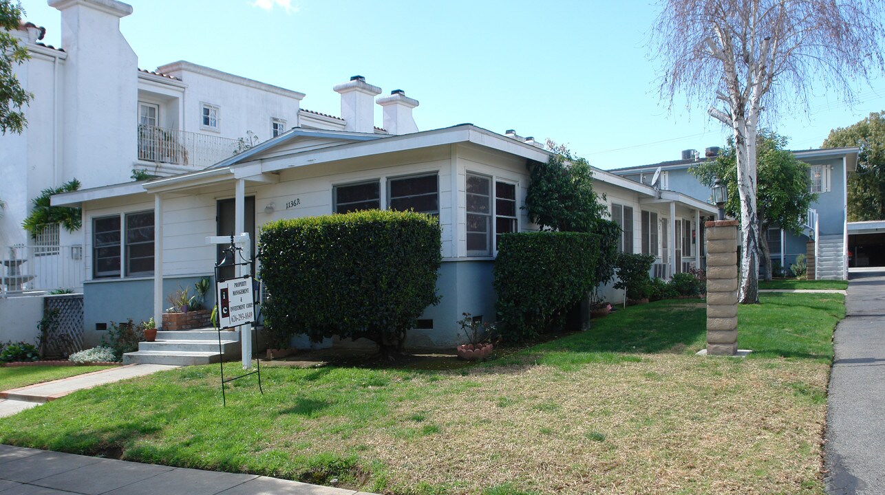 1136 Huntington Dr in South Pasadena, CA - Foto de edificio