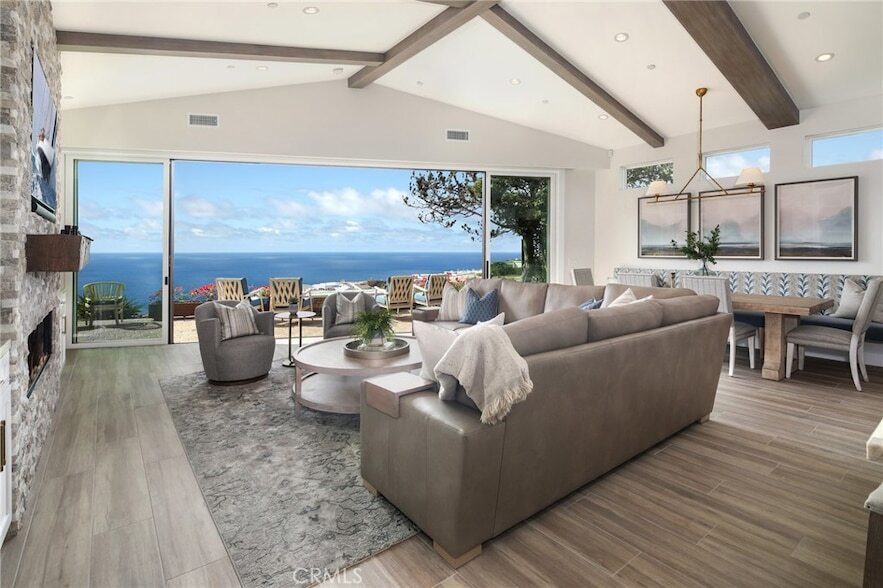 33971 Nauticus Isle in Dana Point, CA - Foto de edificio